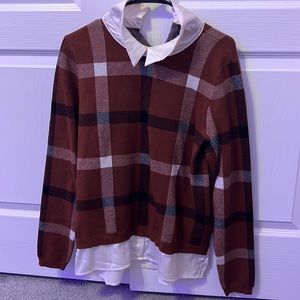 This is a beautiful mid-spring cotton shirt from the brand Tahari in size large.